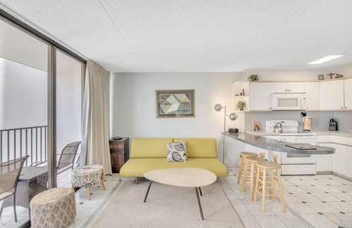 Waikiki Condominio | High Rise Ocean View Waikiki Condo, FREE Parking & Wi-Fi by Koko Resort Vacation Rentals