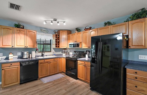 Dunnellon Casa | High speed internet, bikes kayaks fenced backyard, pet friendly on Withlacoochee