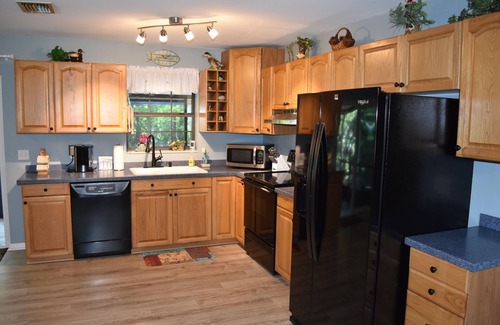 Dunnellon Casa | High speed internet, bikes kayaks fenced backyard, pet friendly on Withlacoochee