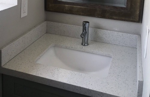 Governmental Mall Condominio | High Speed WiFi - Clean, Simple and Central - 5 min from downtown