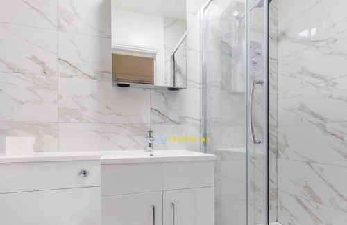 Langley Marish Apartamento | HIGH ST LOCATION/CLOSE 2 HEATHROW - FREE PARKING!