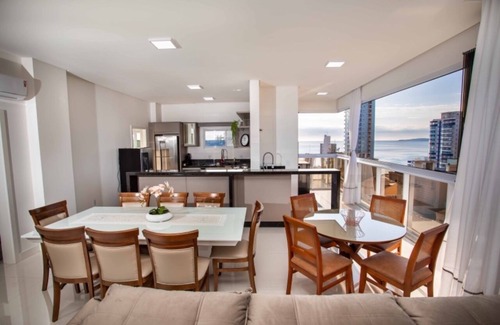 Morretes Apartamento | High standard apartment in Meia Praia for 15 people, pet friendly, 3 parking spaces
