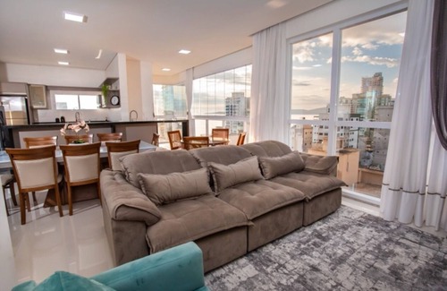 Morretes Apartamento | High standard apartment in Meia Praia for 15 people, pet friendly, 3 parking spaces