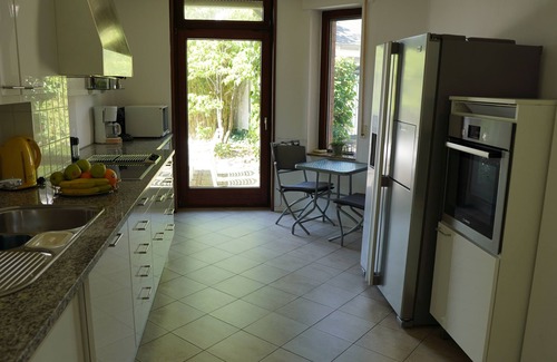 Solingen Apartamento | Reserve sus vacaciones de bienestar de lujo: piscina para uso exclusivo