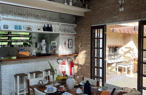 Felix Casa | Casa de alto nivel con 4 dormitorios y piscina | Félix-Ubatuba