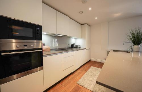 Royal Borough of Kensington and Chelsea Apartamento | High Steet Kensington Penthouse