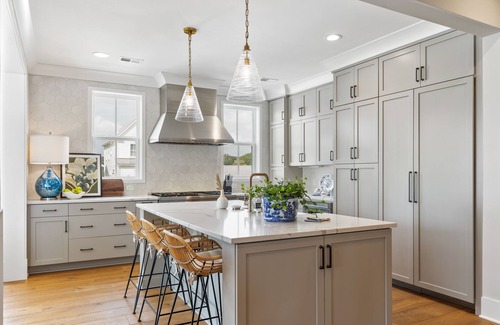 Johns Island Casa | “High Tide” 2590 Helmsman Road, Johns Island is a 3 bedroom, 3.5 bath villa