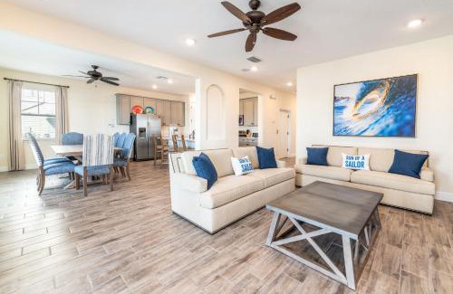 West Kissimmee Casa | High Tide Cottage With Private Pool Near Disney With Margaritaville Resort & Island H2O Access - 8053Su