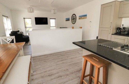 Craster Cabaña | HIGH TIDE HOUSE, pet friendly, with a garden in Craster