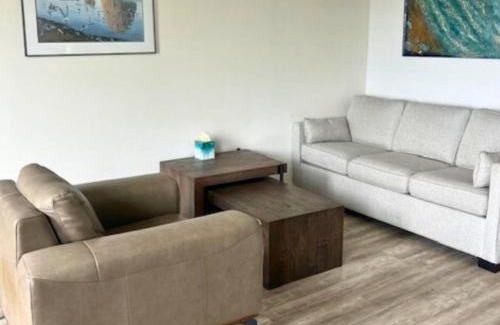 Tofino Apartamento | High Tide - Waterfront bachelor