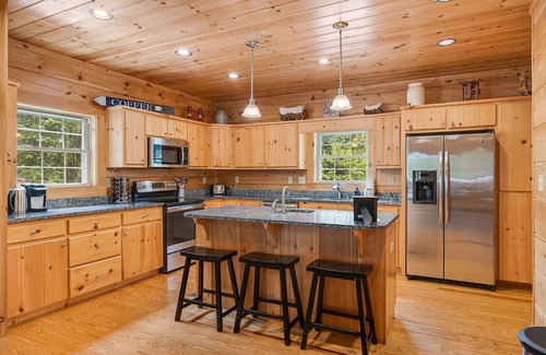 Black Mountain Cabina | Lujoso Log Lodge en Black Mountain te espera ... Mantente en estilo!