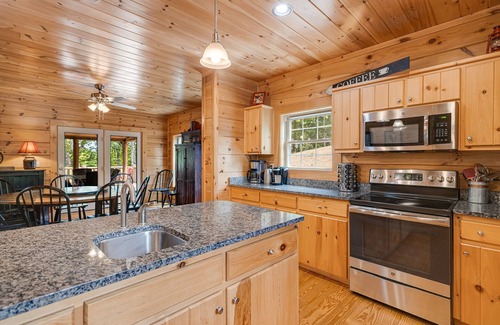 Black Mountain Cabina | Lujoso Log Lodge en Black Mountain te espera ... Mantente en estilo!