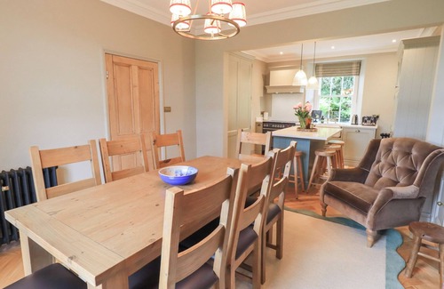Torver Cabaña | HIGH TORVER HOUSE, pet friendly, luxury holiday cottage in Torver