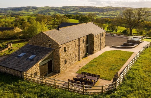 Bretherdale Cabaña | HIGH VIEW BARN, family friendly, luxury holiday cottage in Sedbergh