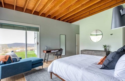 Town of Copake Casa | High View Hill: modern luxury on 45 scenic acres