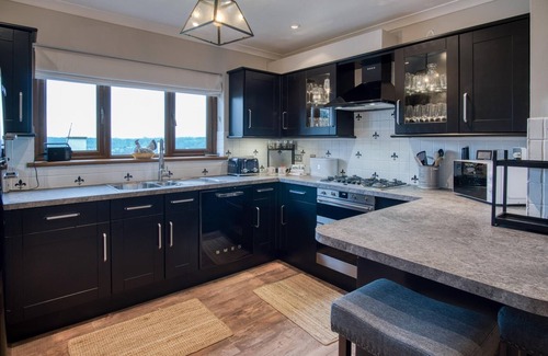 Pembroke Dock Casa | Highfield - 5 Bedroom Holiday Home - Pembroke Dock