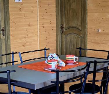 Ambrolauri Chalet De Esquí | Highland Breeze - მთის ნიავი