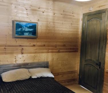 Ambrolauri Chalet De Esquí | Highland Breeze - მთის ნიავი