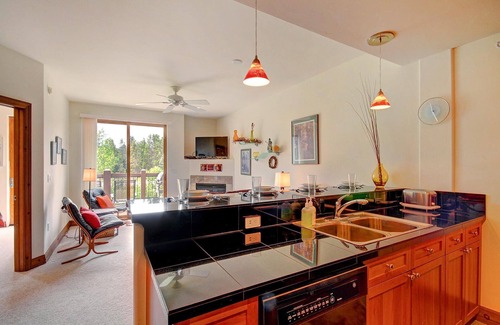 The Highlands Condominio | Highland Greens Lodge 305 3 Bedroom Condo by RedAwning