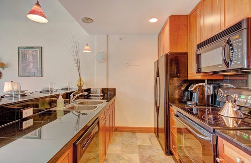 The Highlands Condominio | Highland Greens Lodge 305 3 Bedroom Condo by RedAwning