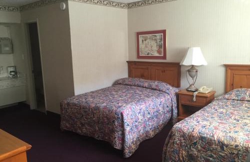 Boone Hotel | Highland Hills Motel & Cabins