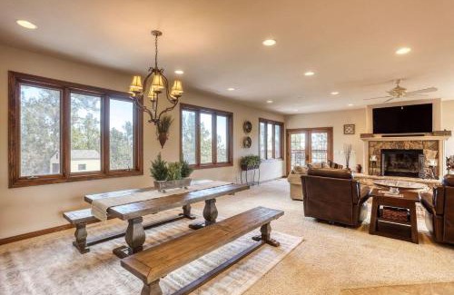 Colonial Pine Hills Casa | Highland Hilltop Retreat
