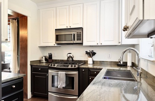 Victorian Village Casa | Highland House Columbus