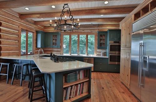 Big Canoe Casa | Highland Lodge, Big Canoe, Year round view of Amicalola Falls, New Hot Tub!