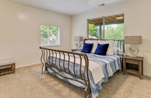 Highland Casa | Highland Oasis | New Hot Tub | Hammock | Fire Pit