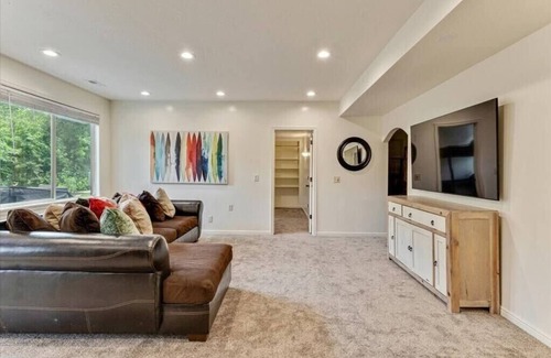 Highland Casa | Highland Oasis | New Hot Tub | Hammock | Fire Pit