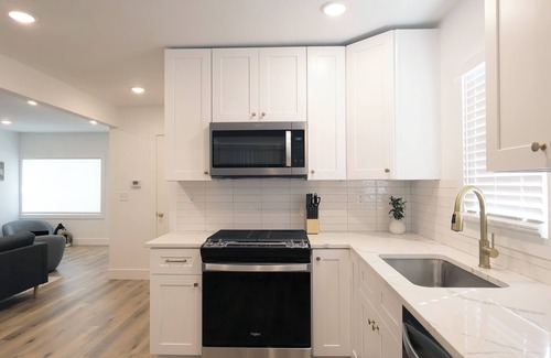 West Seventh Casa | Highland Park 3BR Family + Pet Friendly Retreat Close to MOA, Airport, Colleges