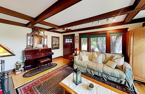 Eagle Rock Casa | Highland Park Haven