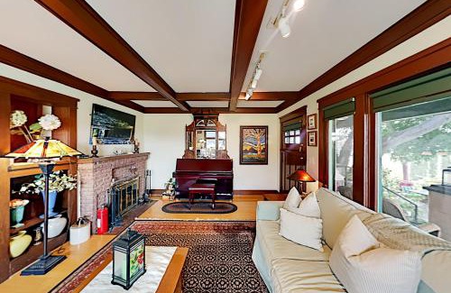 Eagle Rock Casa | Highland Park Haven