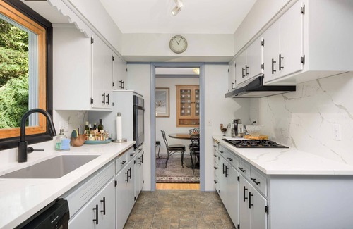 Highland Casa | Highland Park Oasis: 2BR Home w/ Yoga & Meditation Hut