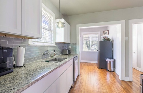 Highland Park Villa | Highland villa near downtown and military base.