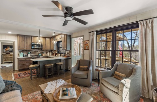 Mirror Lake Cabaña | Designer Cottage-Highlands-Amazing Outdoor Living Spaces-Fireplace-Pet Friendly