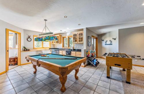 The Highlands Casa | Highlands Ridge Retreat Massive 9 BDR Estate