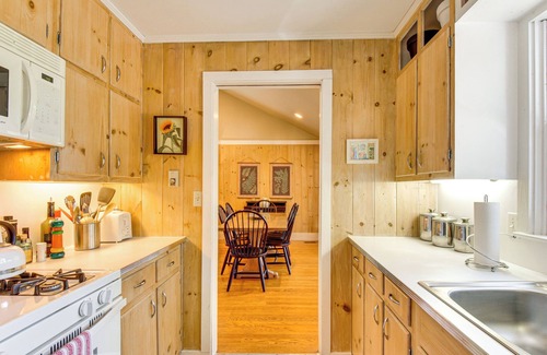 Mirror Lake Cabaña | Highlands Vacation Rental ~ 1 Mi to Mirror Lake