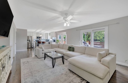 Bartlett Casa | Fully Furnished Executive Home, Lux Amenities