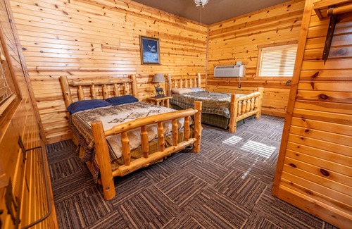 Pierre Cabina | Highpoint Lodge Upper Level Inside West