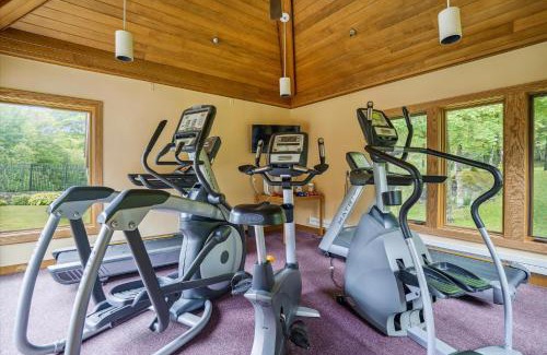 Central Vermont- Killington Casa | Highridge B20 Spectacular Top Floor Two Bedroom with Loft Condo with Scenic Views and Sports Center