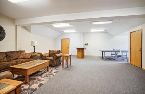 Central Vermont- Killington Casa | Highridge B20 Spectacular Top Floor Two Bedroom with Loft Condo with Scenic Views and Sports Center
