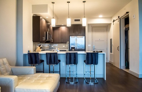 Uptown Apartamento | Highrise w/amazing views of Dallas!!