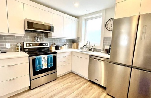 Meaford Apartamento | "Hike" at Hills Meaford | 2BD Suite + Pets!