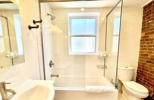Meaford Apartamento | "Hike" at Hills Meaford | 2BD Suite + Pets!