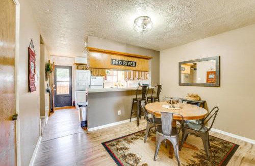 Red River Apartamento | Hike, Bike and Ski Red River Condo with Spa Access