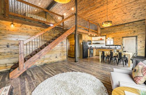 Del Norte Casa | Hike, Hunt and Unwind Mtn-View Cabin in Del Norte!
