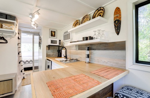 Lithonia Cabina | Hike On-Site: Georgia Tiny Home on Farm Retreat