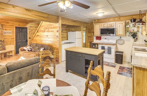 Jamestown Casa | Hike, Ride & Unwind: Secluded Retreat in Jamestown