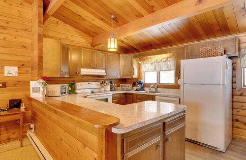 Franconia Cabina | Hike & Ski: Cabin w/ Fireplace in Franconia!